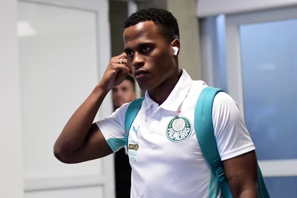 Desempenho de Arias gera dúvidas no Palmeiras