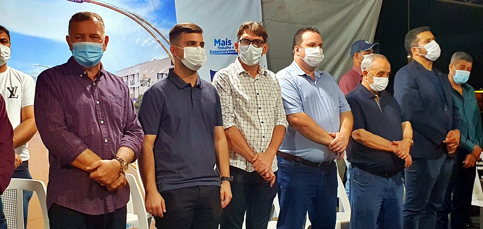 (Vídeo) Inauguração de obras na av. Florianópolis ficou marcada pela emoção e presença de lideranças da região de Jaru, RO