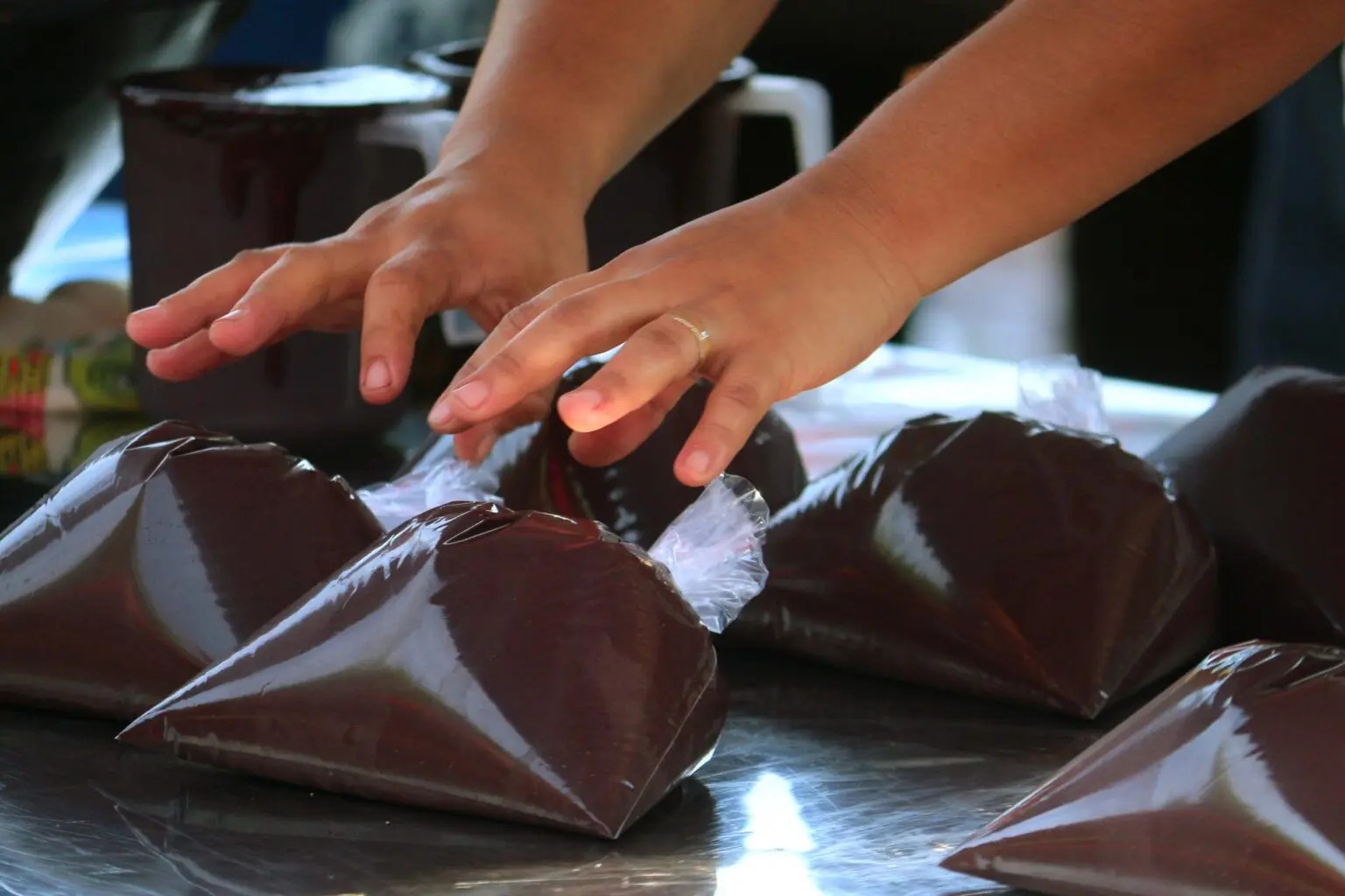 Preparo do açaí exige cuidados para garantir segurança alimentar
