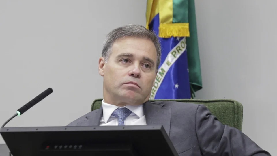 CPMI do INSS volta a usar dados sigilosos após decisão de André Mendonça, diz PF