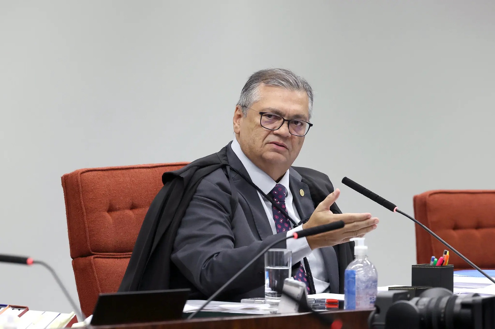 Dino exige medidas para evitar desmonte da auditoria do SUS