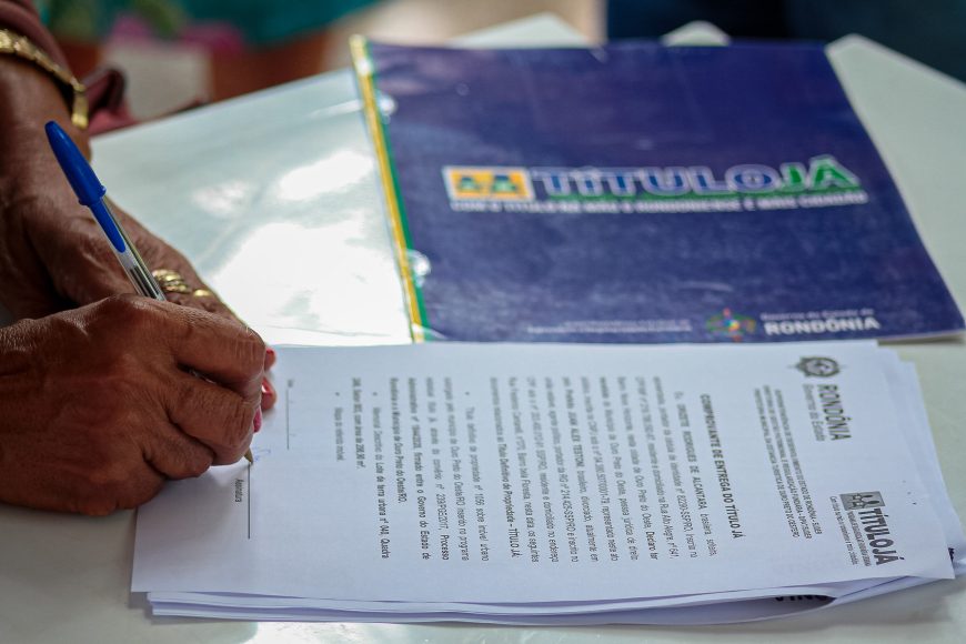 Moradores de Ouro Preto do Oeste são contemplados com títulos urbanos com ações do programa “Título Já”