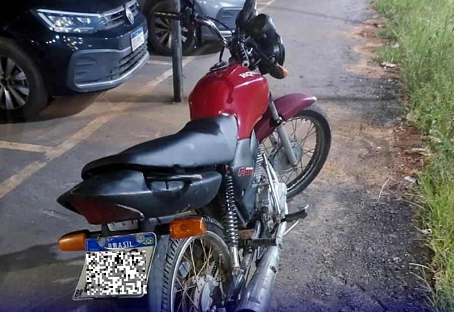 Motocicleta furtada é recuperada pela Polícia Militar com sinais de adulteração em Cacoal