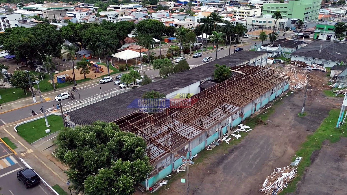Antiga prefeitura de Cacoal é demolida após laudos apontarem risco estrutural