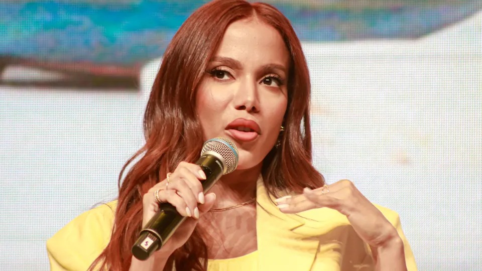 Cantora Anitta relata prisão do irmão em Paris