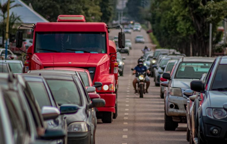 Veículos com placas 1, 2 e 3 devem regularizar até dia 31 de março