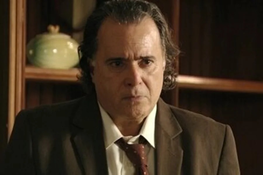 Final de personagem de Tony Ramos surpreende em Avenida Brasil