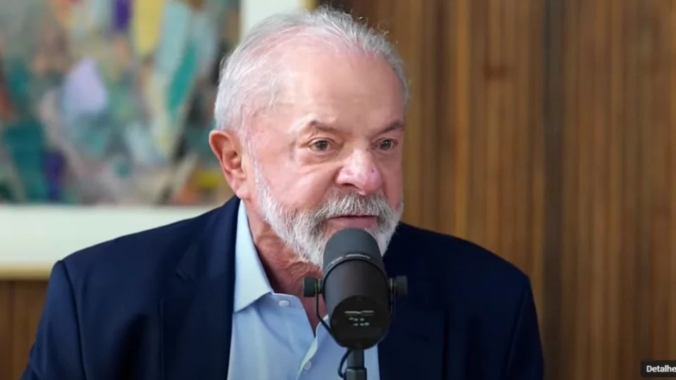 Lula comenta crise e critica interesses no mercado de combustíveis