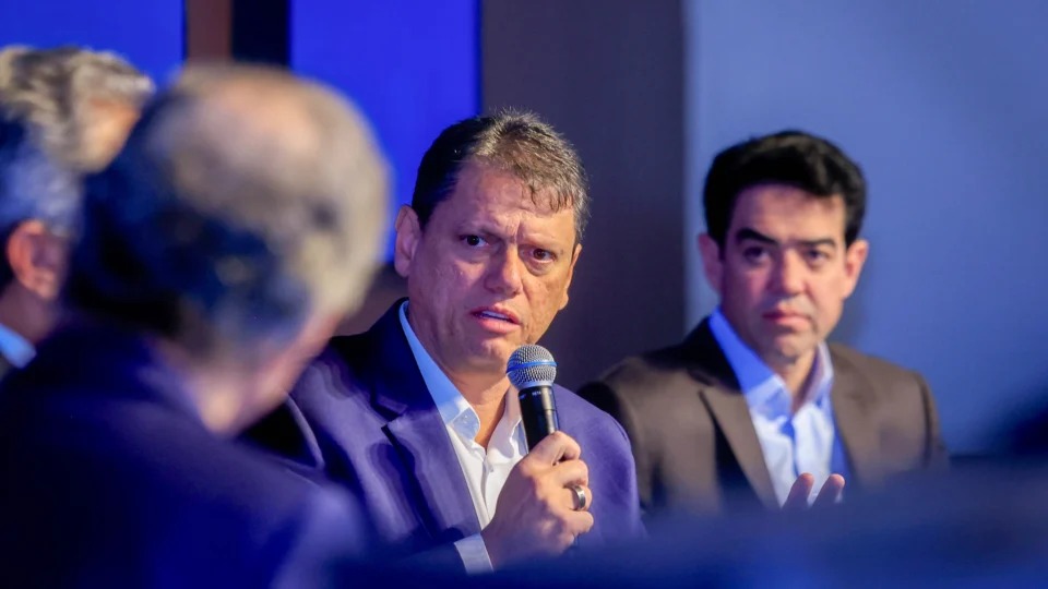 Debate sobre a jornada 6x1 em ano eleitoral é criticado por Tarcísio