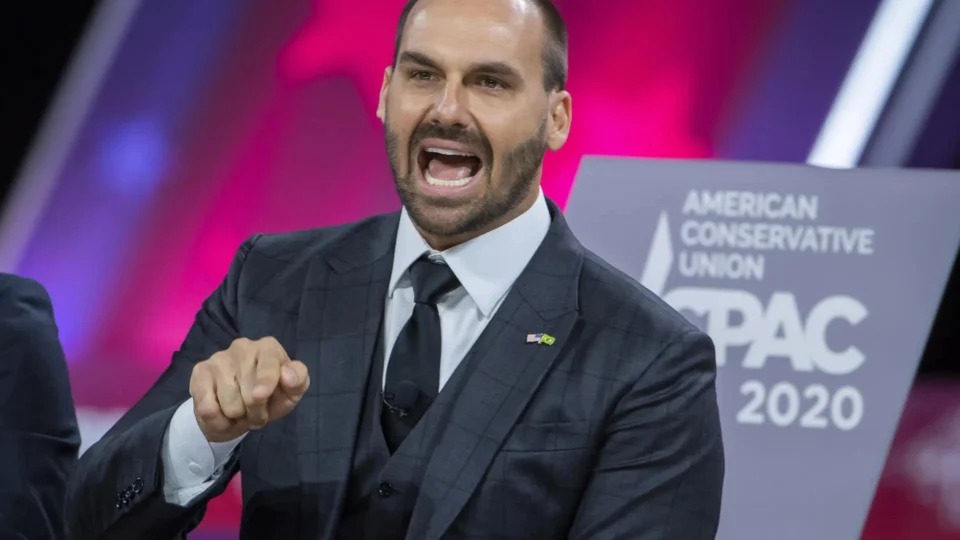 Eduardo comenta relatório sobre eleições brasileiras