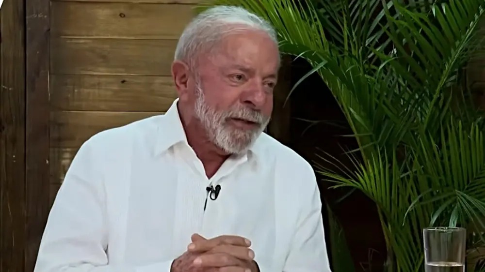 Lula volta a falar sobre refinaria na Bahia e critica setor