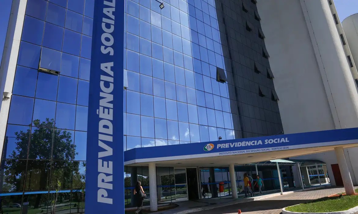 Pesquisa mostra uso do consignado para aliviar endividamento