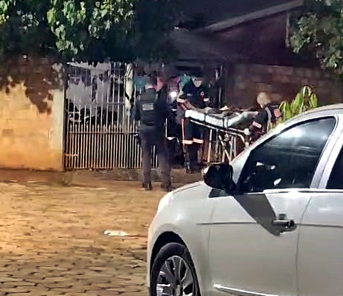 Jovem é baleado no quintal de casa em Ouro Preto, RO