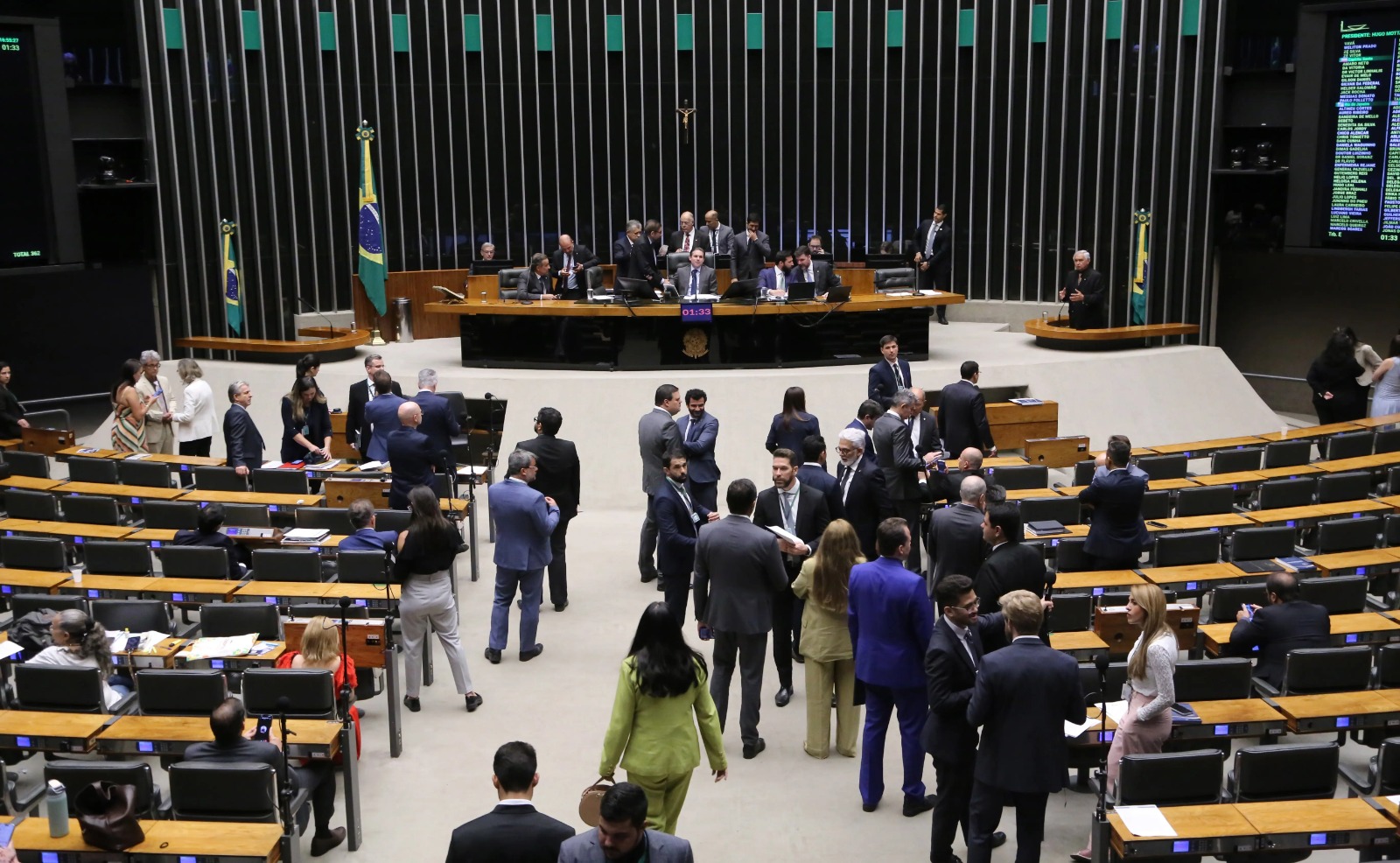 Câmara avança em proposta para garantir recursos sociais