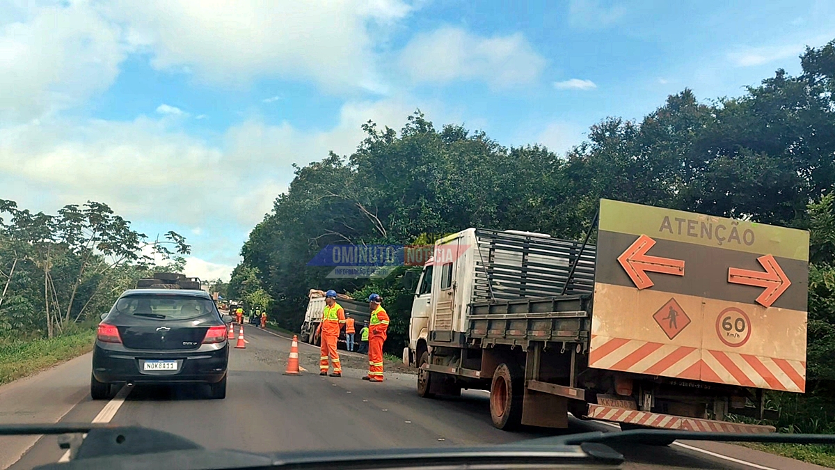 BR-364: Entre o “para e siga” e a paciência no limite, motoristas enfrentam rotina de atrasos e paliativos