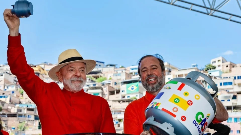 Ação ocorre em meio a discussões sobre regulação e impacto social dos combustíveis