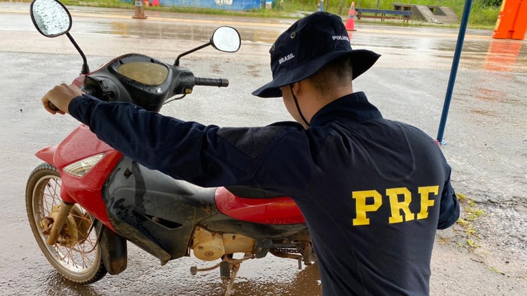 PRF apreende e recupera veículos com sinais adulterados em Rondônia