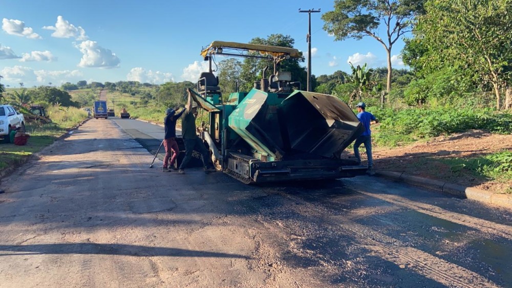Primavera de Rondônia investe mais de R$ 1 milhão no recapeamento da avenida Efraim Goulart de Barros