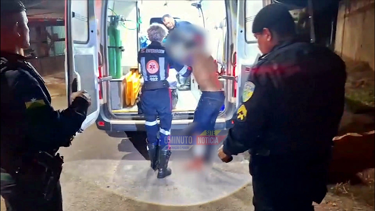 Mulher esfaqueia homem após crise de ciúmes na capital