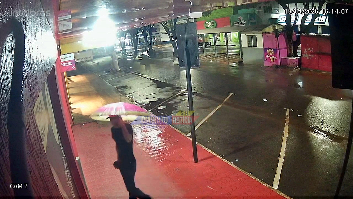 Farmácia é invadida durante a madrugada no centro de Cacoal