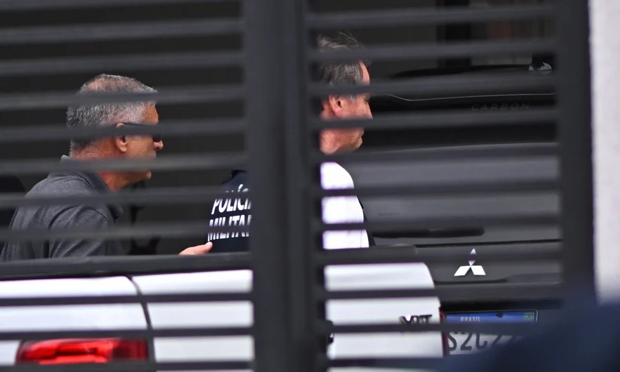 Pedido de cirurgia de Bolsonaro depende de autorização de Moraes