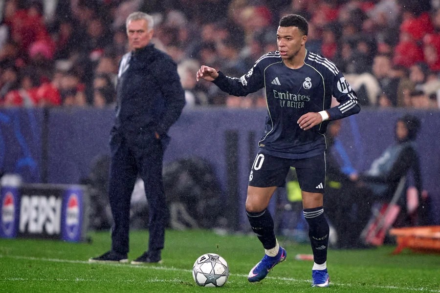 Mbappé sinaliza apoio indireto a Mourinho em post sobre Real Madrid