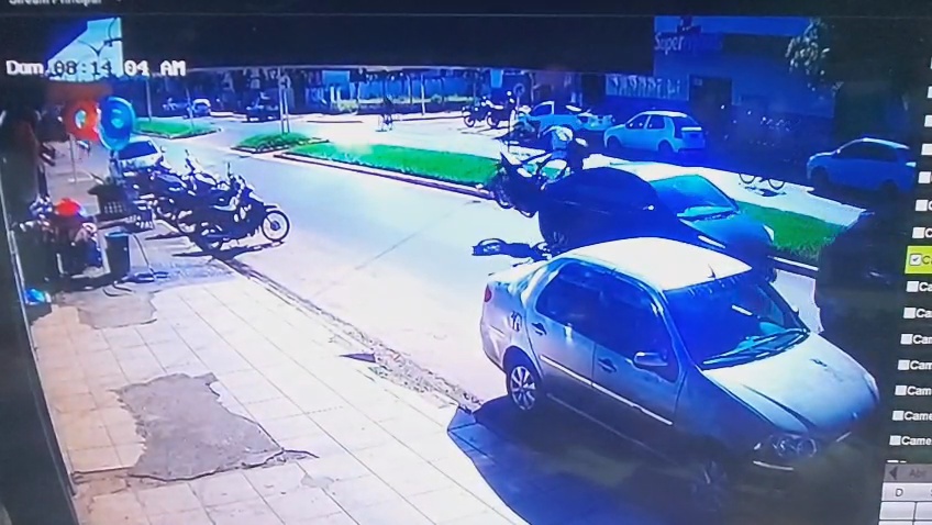 Motociclista dá cabriola no ar, após colisão na avenida Melvin Jones, em Vilhena