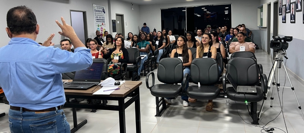 Escola do Legislativo promove curso de oratória em Cujubim