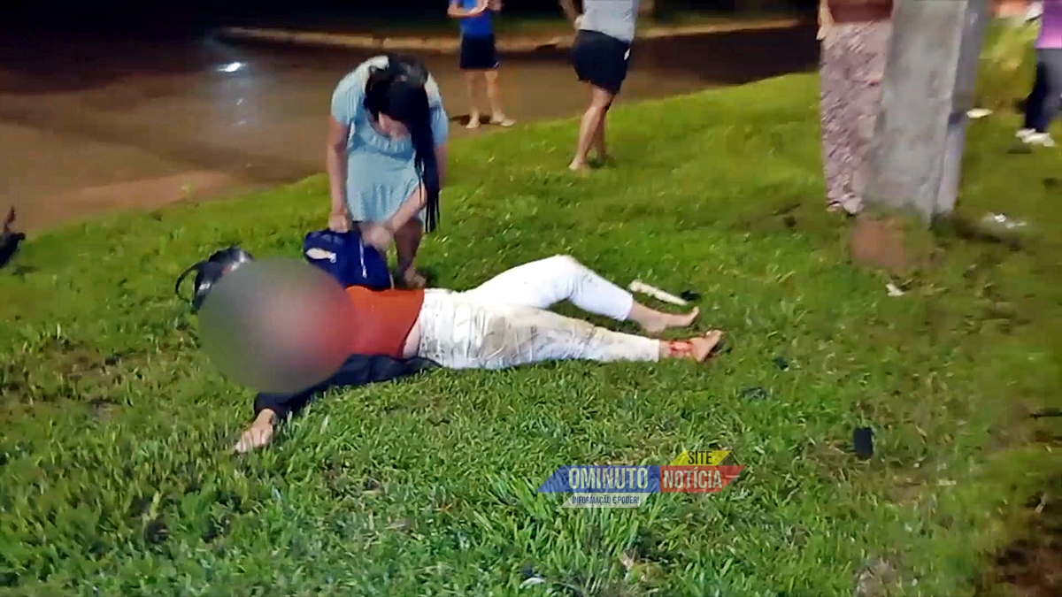 Mãe e filha ficam gravemente feridas após colisão entre moto e carro em Ariquemes