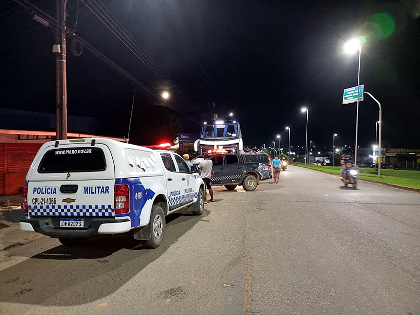 PRF e PM montam cerco para prender mulher suspeita de participar de assalto em Ji-Paraná, RO