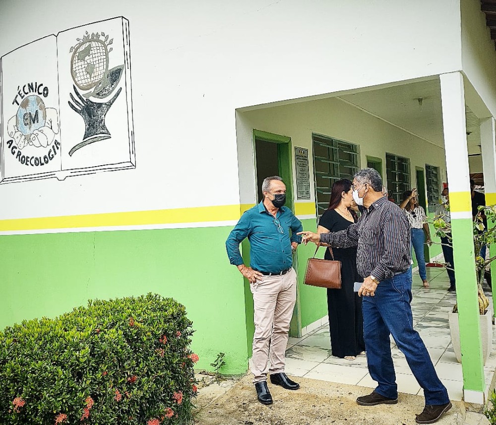 Deputado Lazinho da Fetagro intermedeia e secretário de educação atende demandas da EFA Dom Antônio Possamai