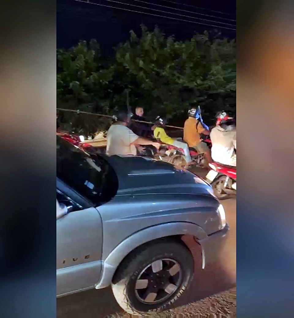 Pescadores em moto invadem área isolada de acidente e são presos, em Cacoal