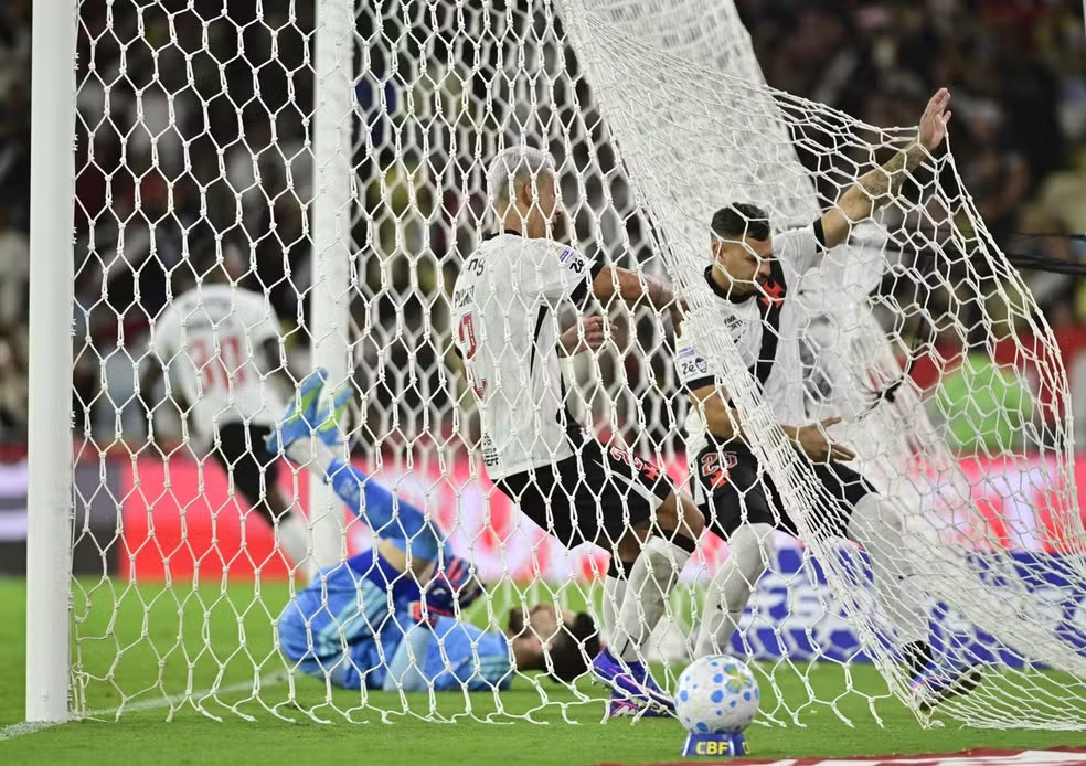 Vasco é valorizado pela entrega em clássico decidido nos detalhes
