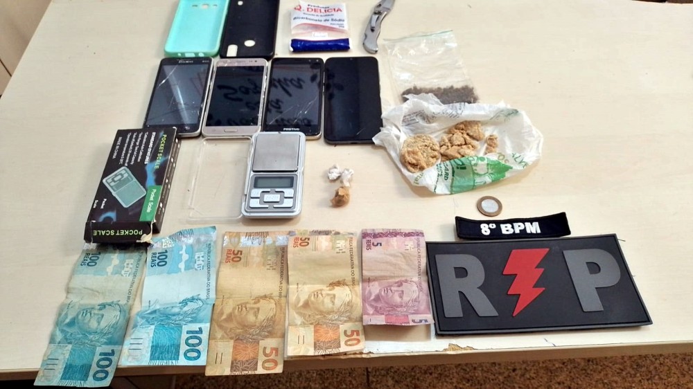 Acusado de tráfico, é preso dentro de carro de aplicativo, no setor 04, em Jaru, RO