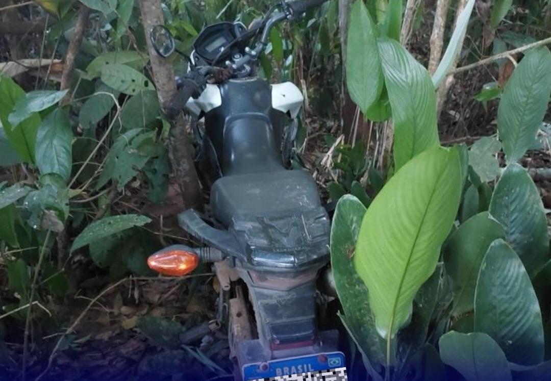PM recupera moto furtada e detém suspeito após ação integrada