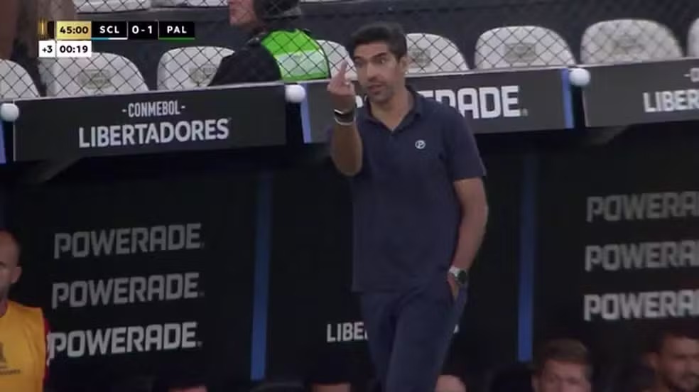 Após gol do Palmeiras, Abel Ferreira esclarece reação com Flaco