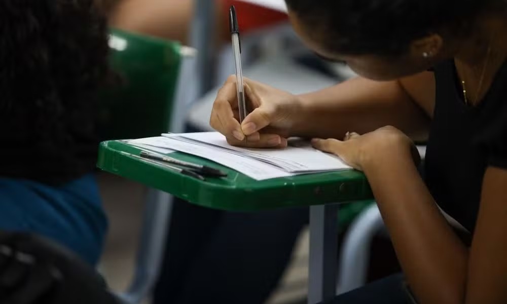 Educação em Pimenta Bueno: seletivo oferece salários de até R$ 4,5 mil