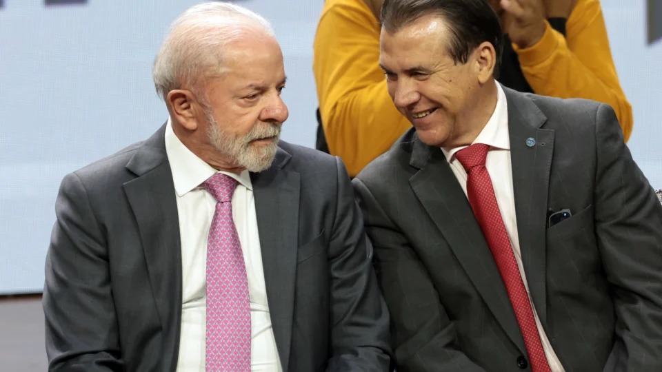 Governo quer reduzir jornada de trabalho para 40 horas semanais