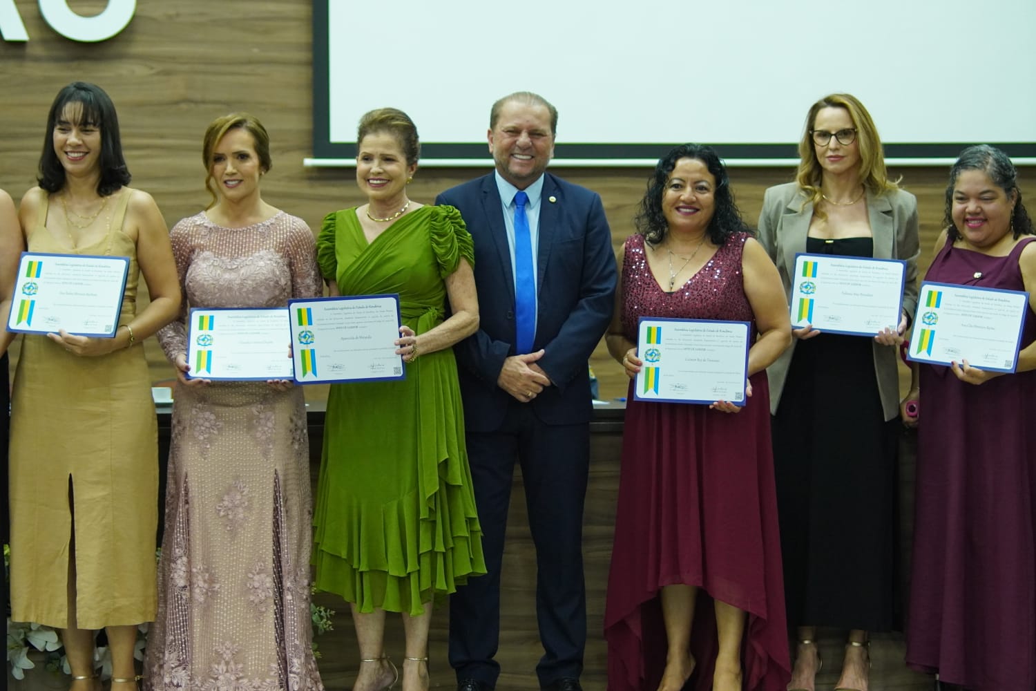 Coordenadora da ASSDACO recebe Voto de Louvor da Assembleia Legislativa de Rondônia