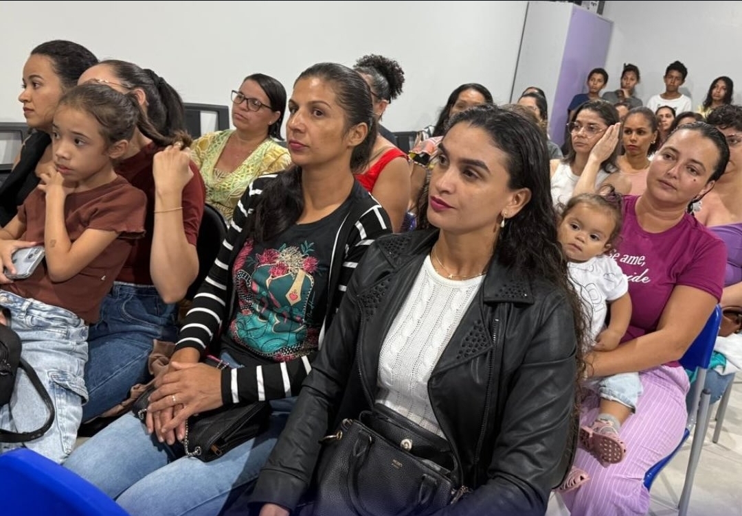 Projeto Música na Comunidade celebra Dia das Mães com emoção, música e integração familiar