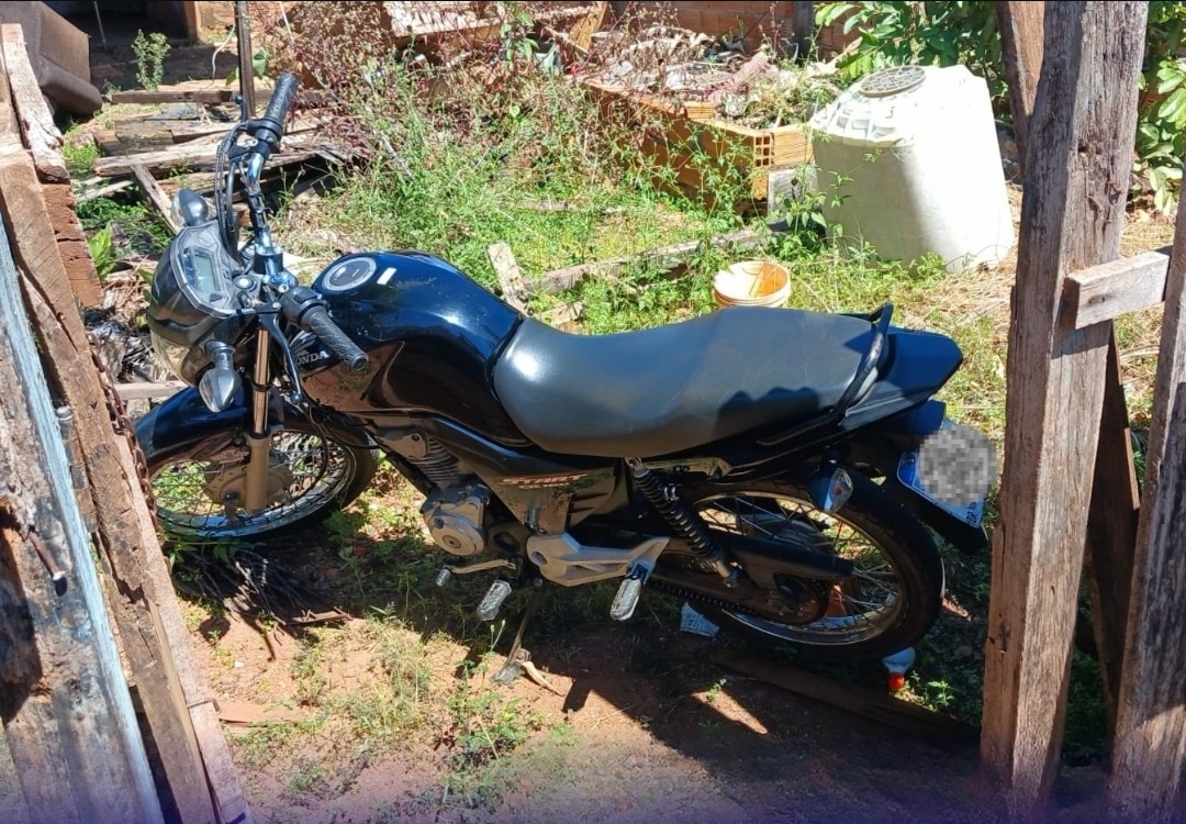 PM recupera moto furtada e prende suspeito reincidente