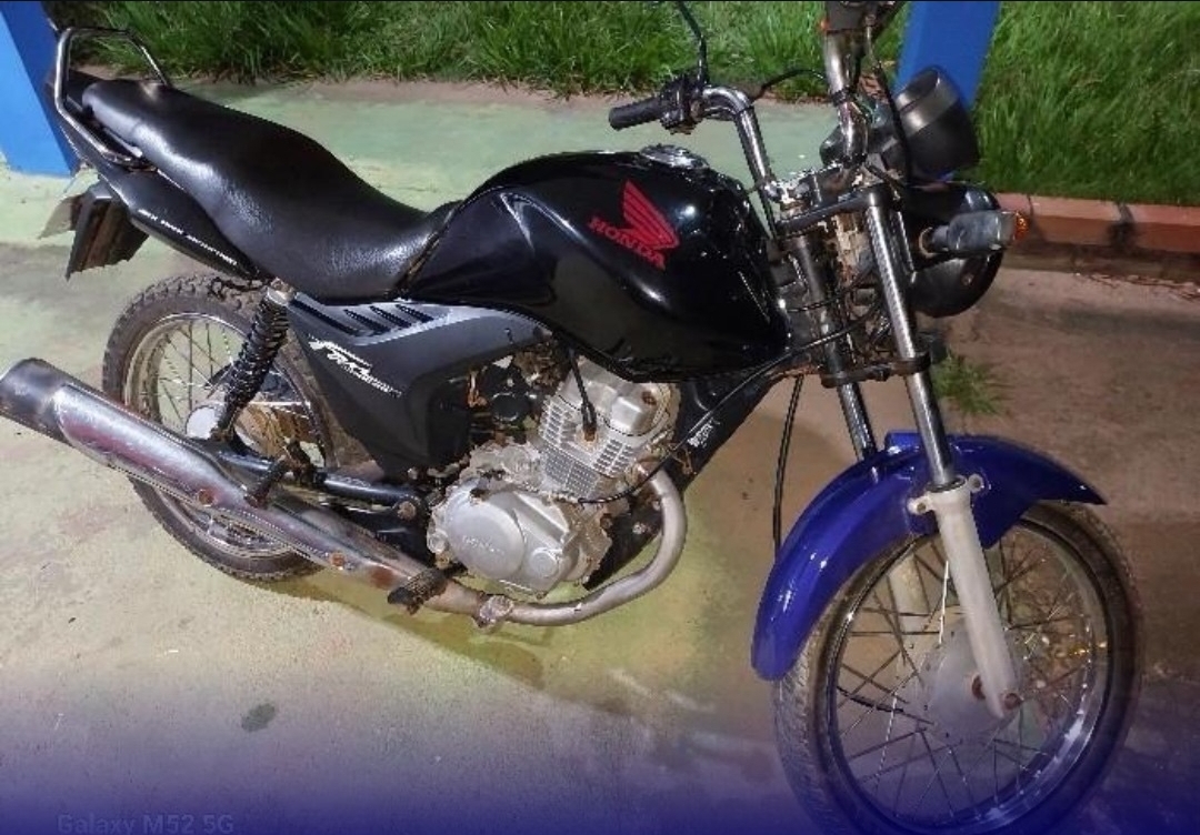 PM recupera motocicleta furtada e prende suspeito receptador