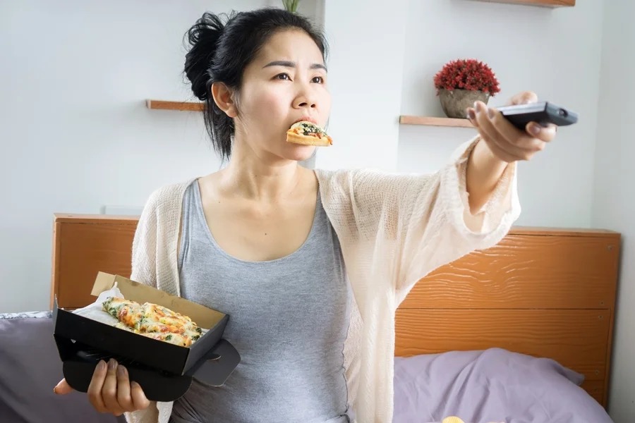 Velocidade ao comer pode impactar a saúde do intestino