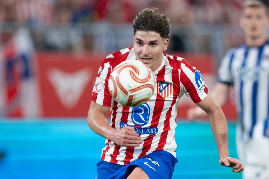 PSG mira Julián Álvarez com proposta bilionária
