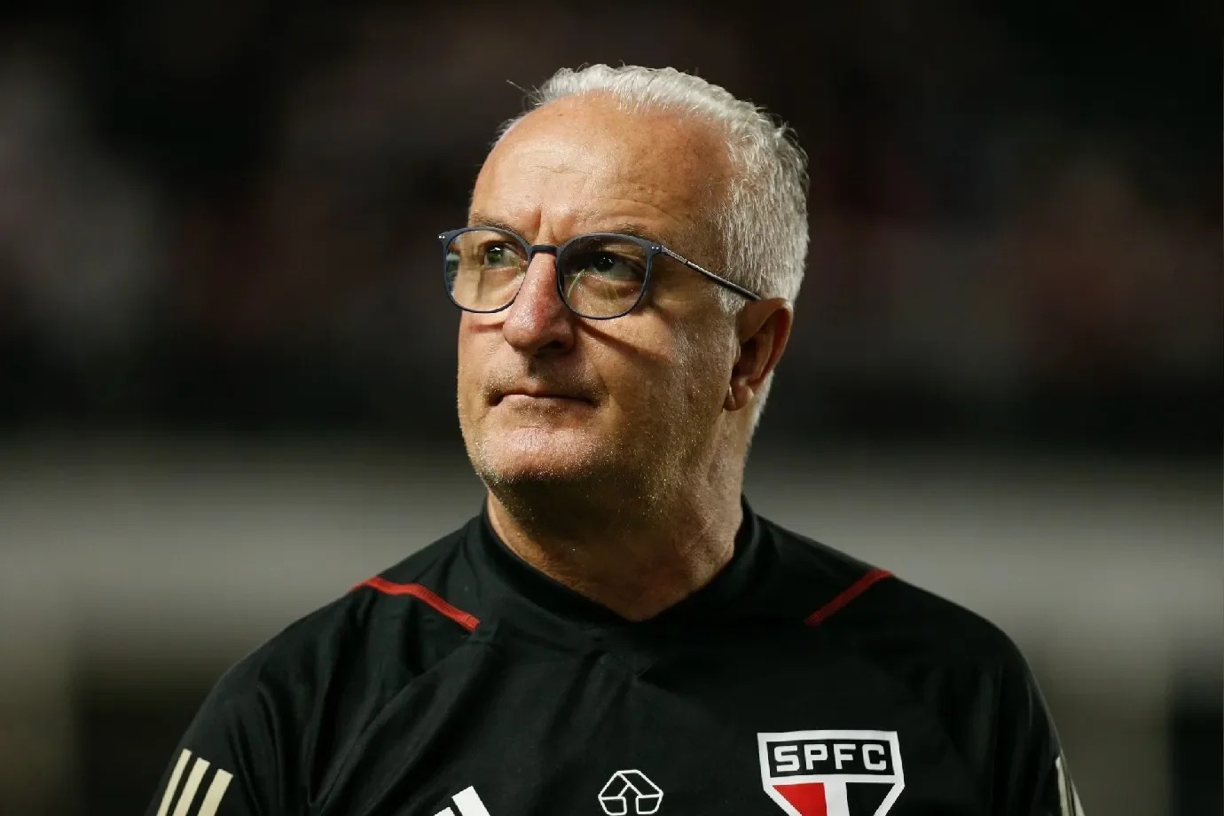 Clube prioriza Dorival, mas impasse financeiro gera cautela