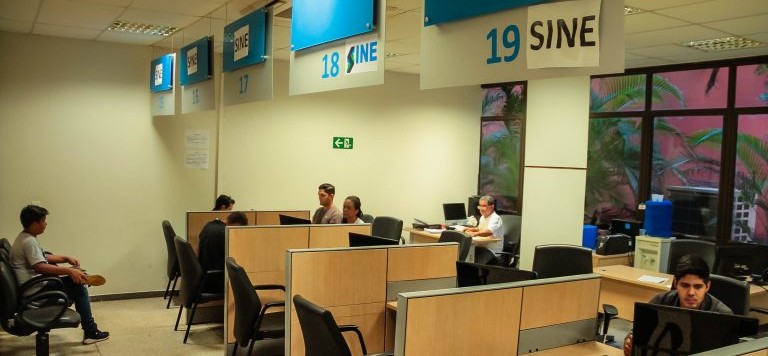 Medida une políticas de emprego e assistência social no estado
