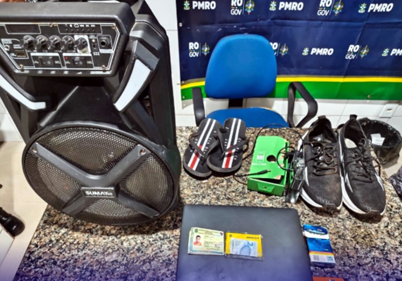 Mulher suspeita de furtos em sequência é presa pela Polícia Militar em Cacoal, RO