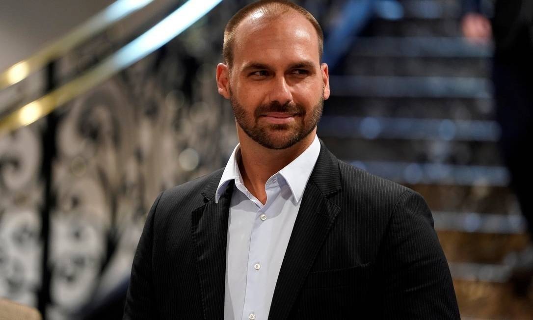 Filme sobre Jair Bolsonaro foi barato, diz Eduardo ao citar apoio de Vorcaro