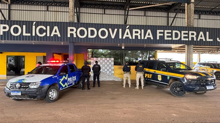 Operação policial impede transporte de mais de 160 kg de skunk