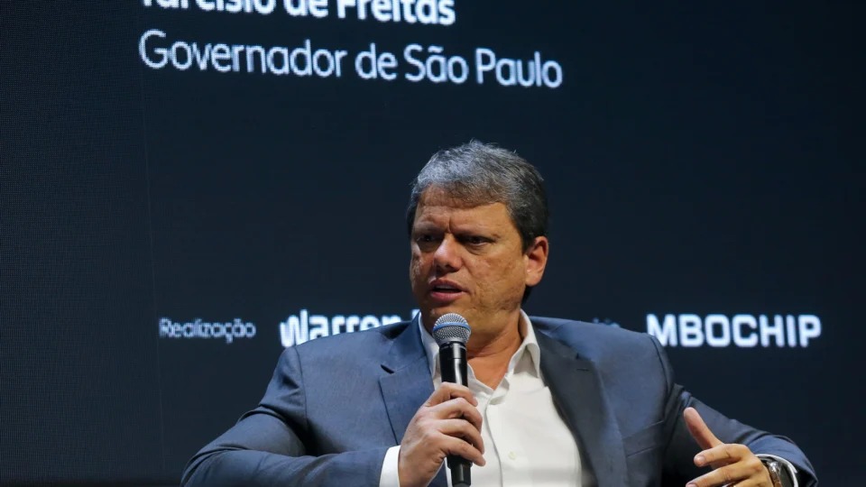Escala 6x1 e poder de compra são ligados por Tarcísio